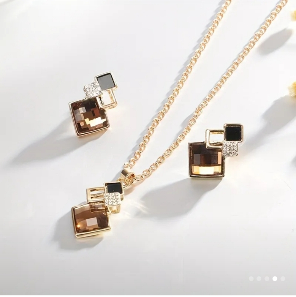 Elegant Gold, Brown,and Black Jewelry Set